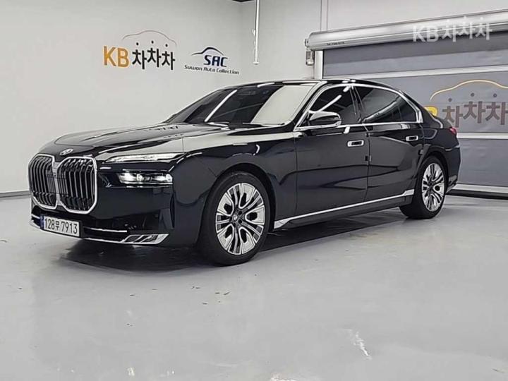 BMW 7er 740i sDrive — foto 1