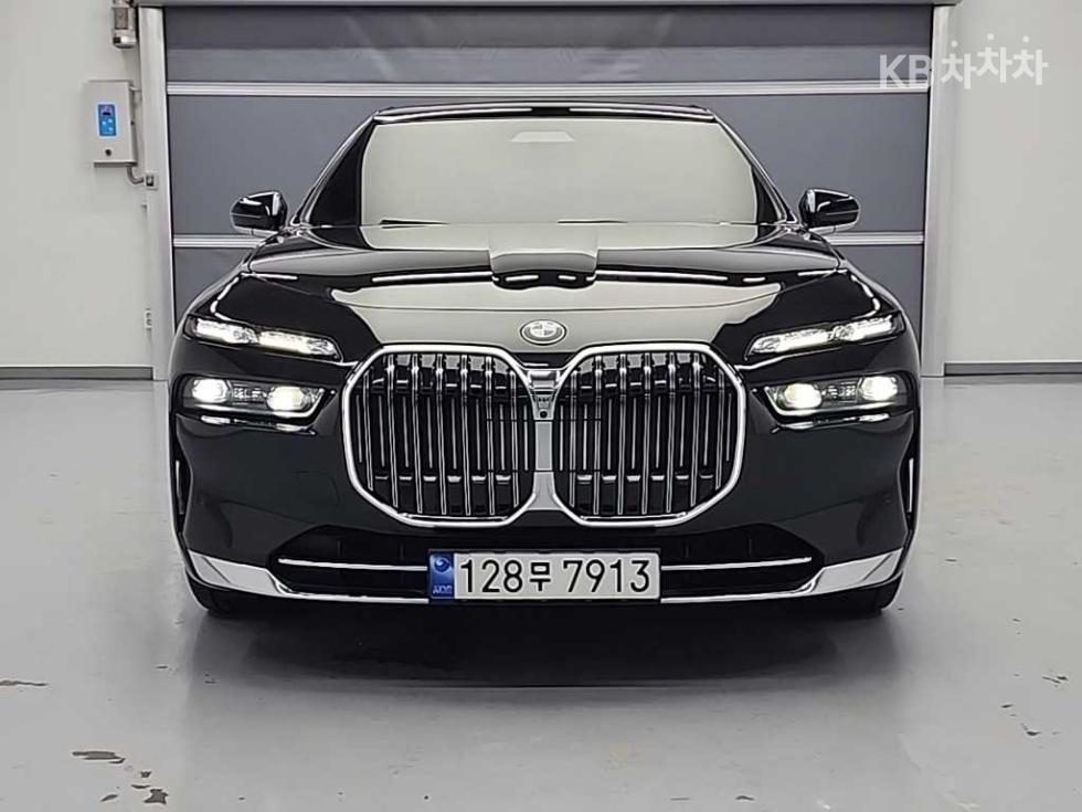 BMW 7er — miniaturë 2