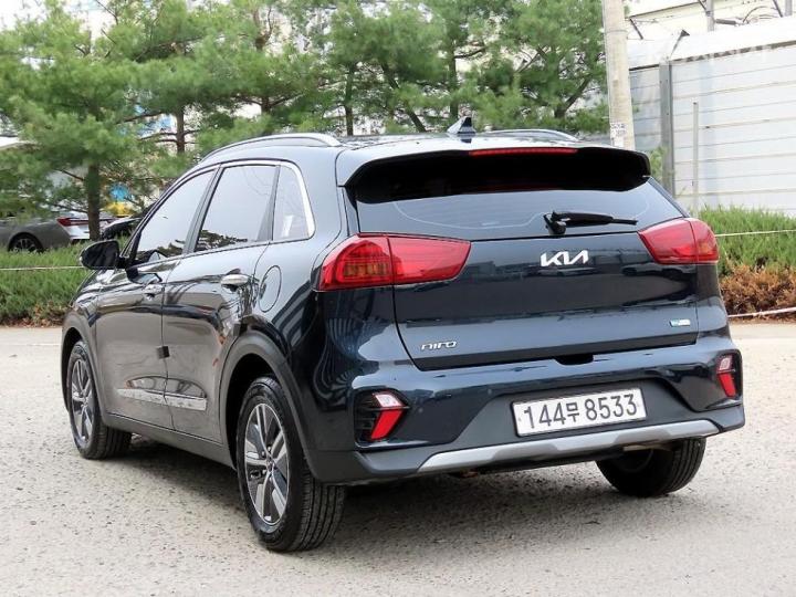 Kia Niro 1.6 HEV Prestige 4