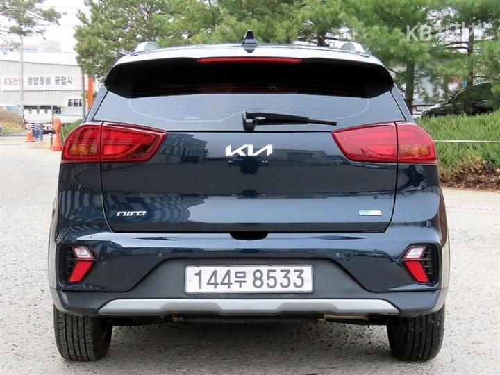 Kia Niro 1.6 HEV Prestige 5