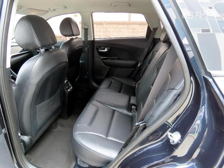 Kia Niro 1.6 HEV Prestige 7