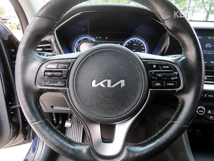 Kia Niro 1.6 HEV Prestige 9
