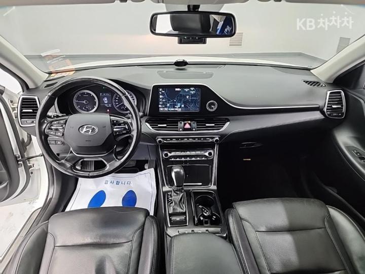 Hyundai Grandeur IG Diesel 2.2 Modern Base Type 8