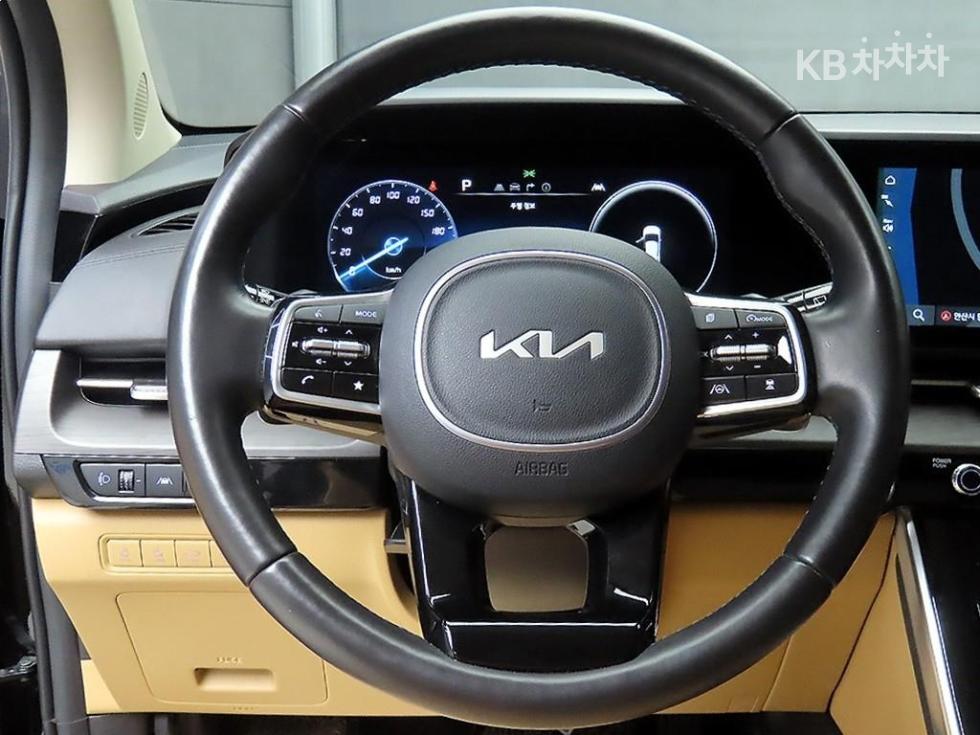 2022 Kia 4 photo