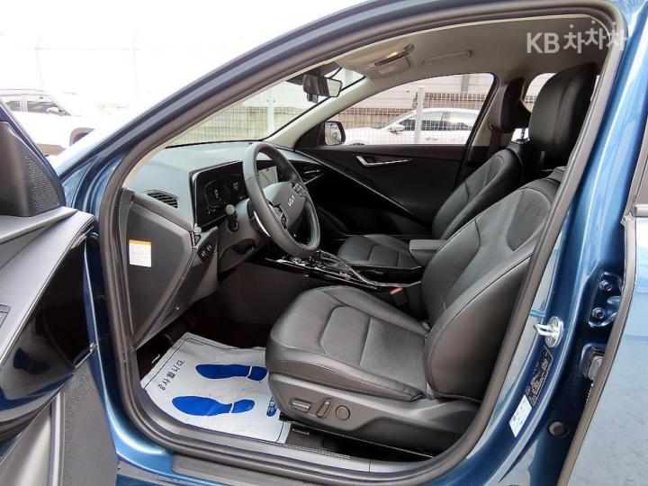 Kia Niro The 1.6 HEV Prestige 6