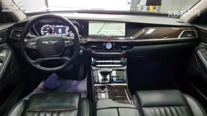 Genesis EQ900 3.8 GDI AWD Luxury 8