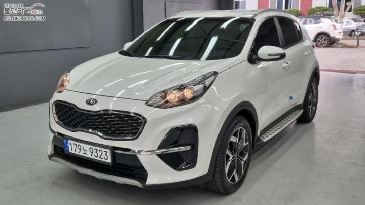 Kia Sportage The Bold 2.0 Diesel 2WD Prestige 2