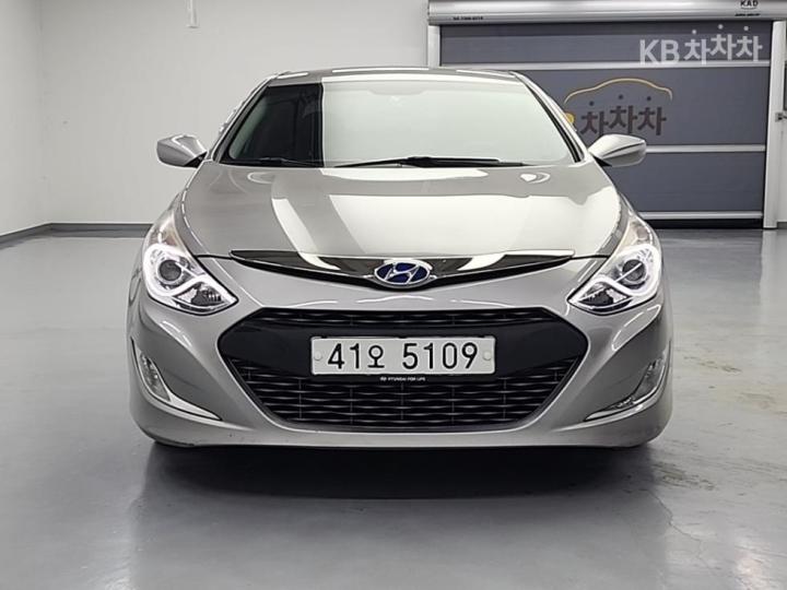 Hyundai Sonata Hybrid 2.0 Smart 3