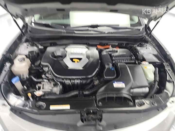 Hyundai Sonata Hybrid 2.0 Smart 6