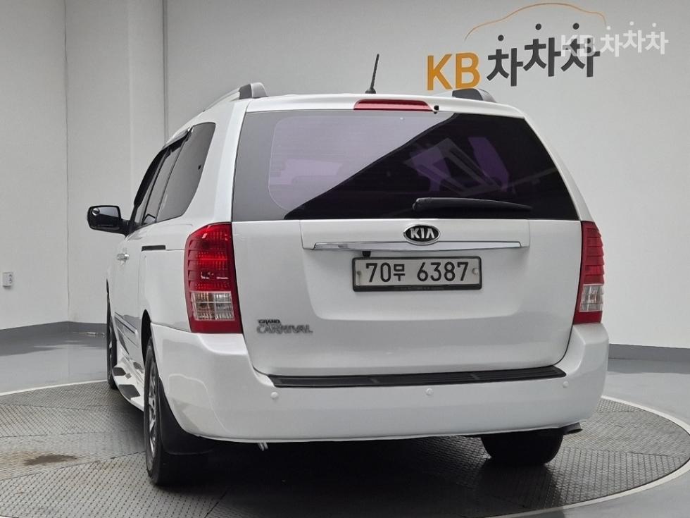 2014 - kia carnival