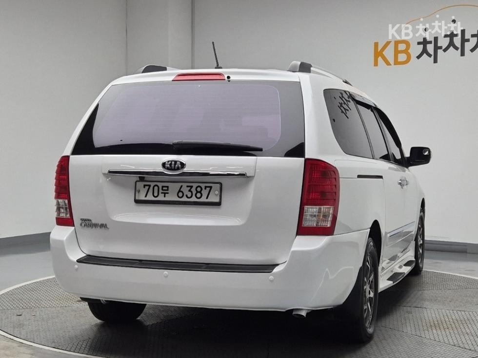 2014 - kia carnival