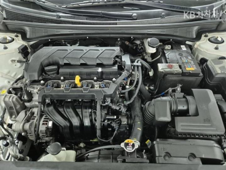 Hyundai Avante CN7 1.6 Gasoline Modern 6
