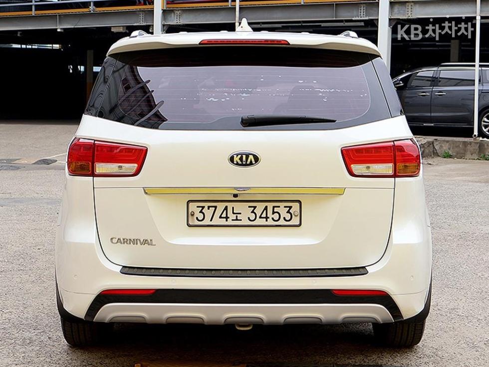2018 - kia carnival