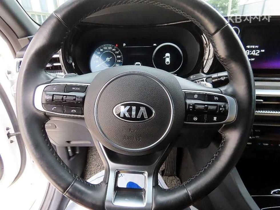 2020 - kia k5
