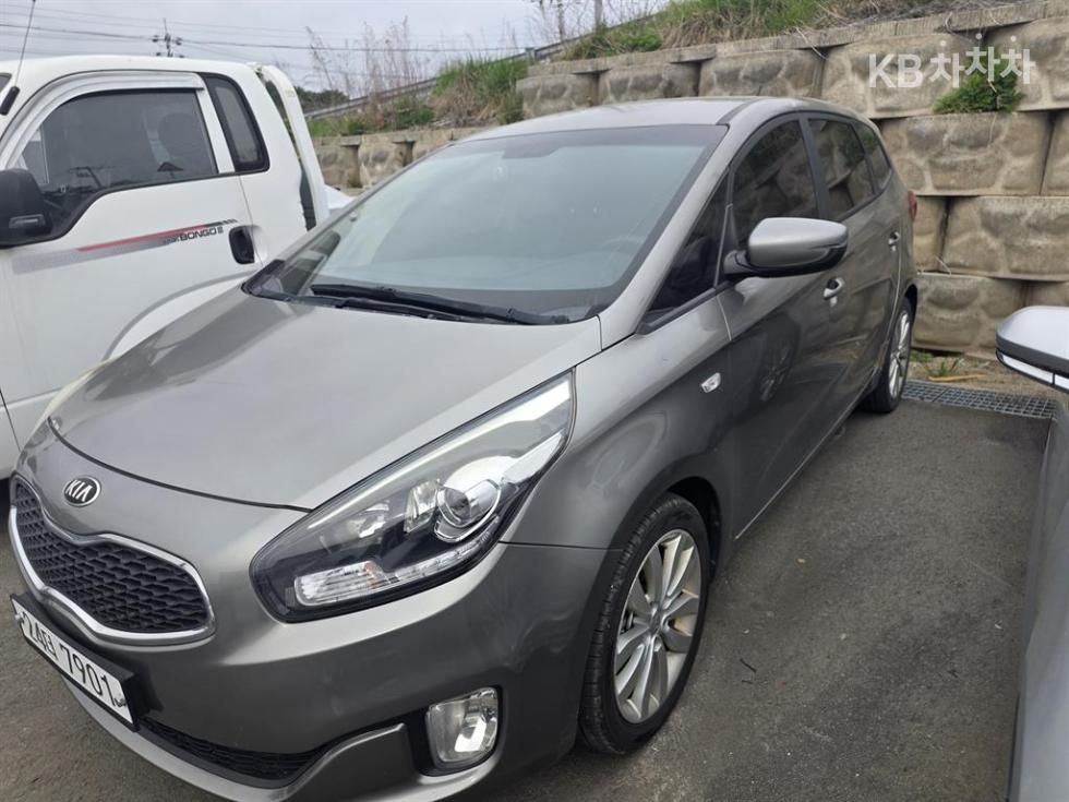 Kia Carens — miniaturë 2