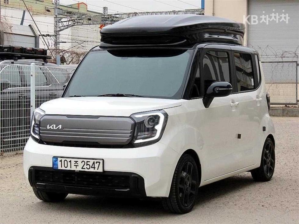 2023 - kia kia