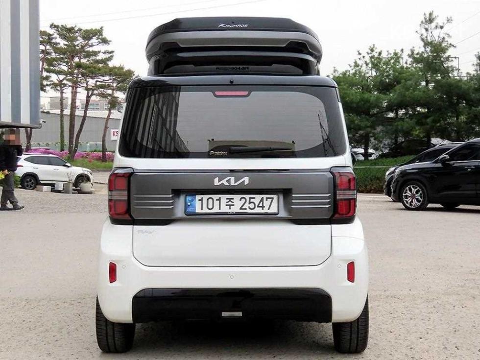 2023 - kia kia