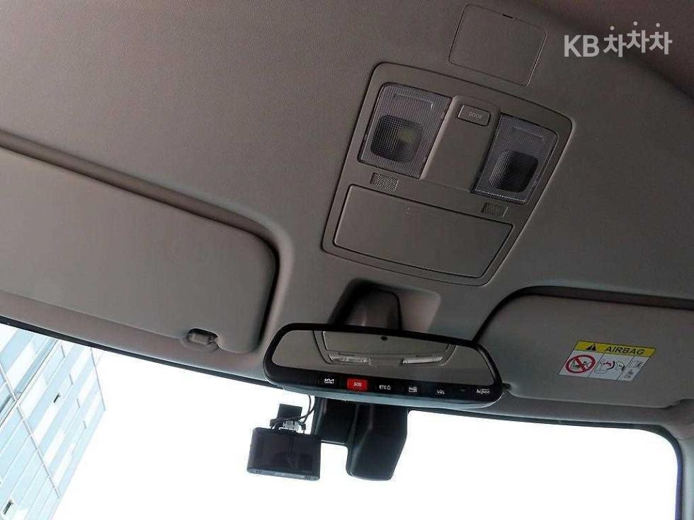 2023 - kia kia