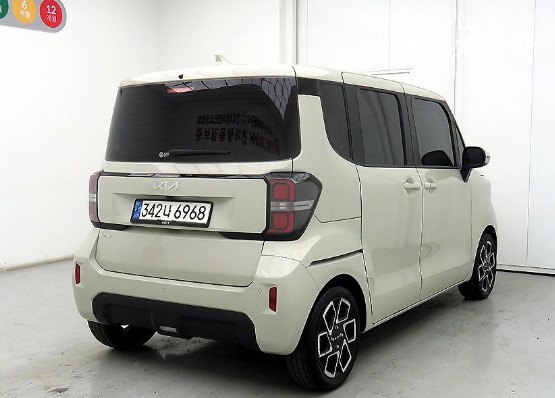 2023 - kia kia