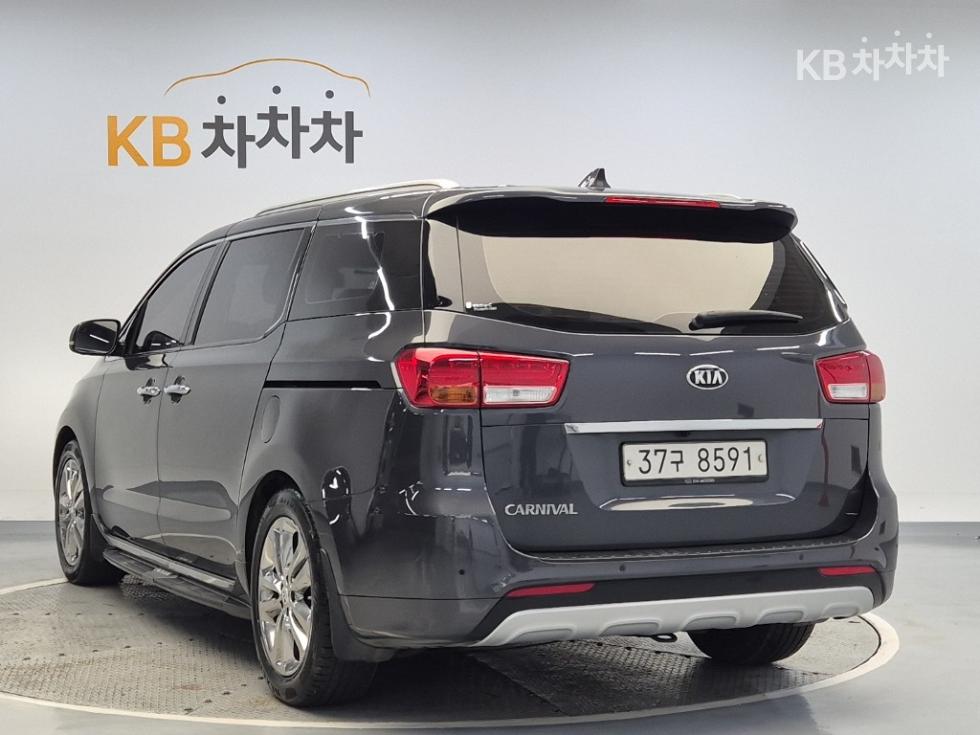 2017 - kia carnival