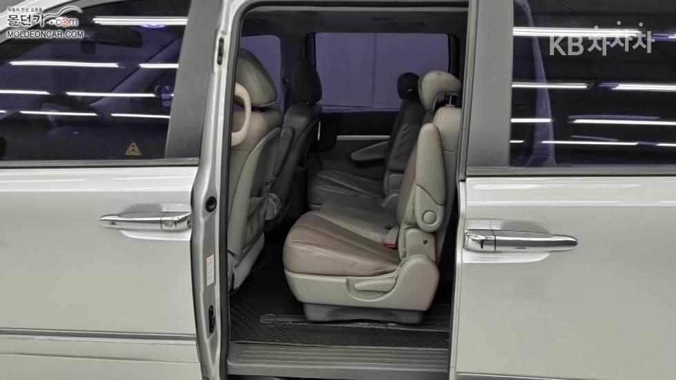 2013 - kia carnival