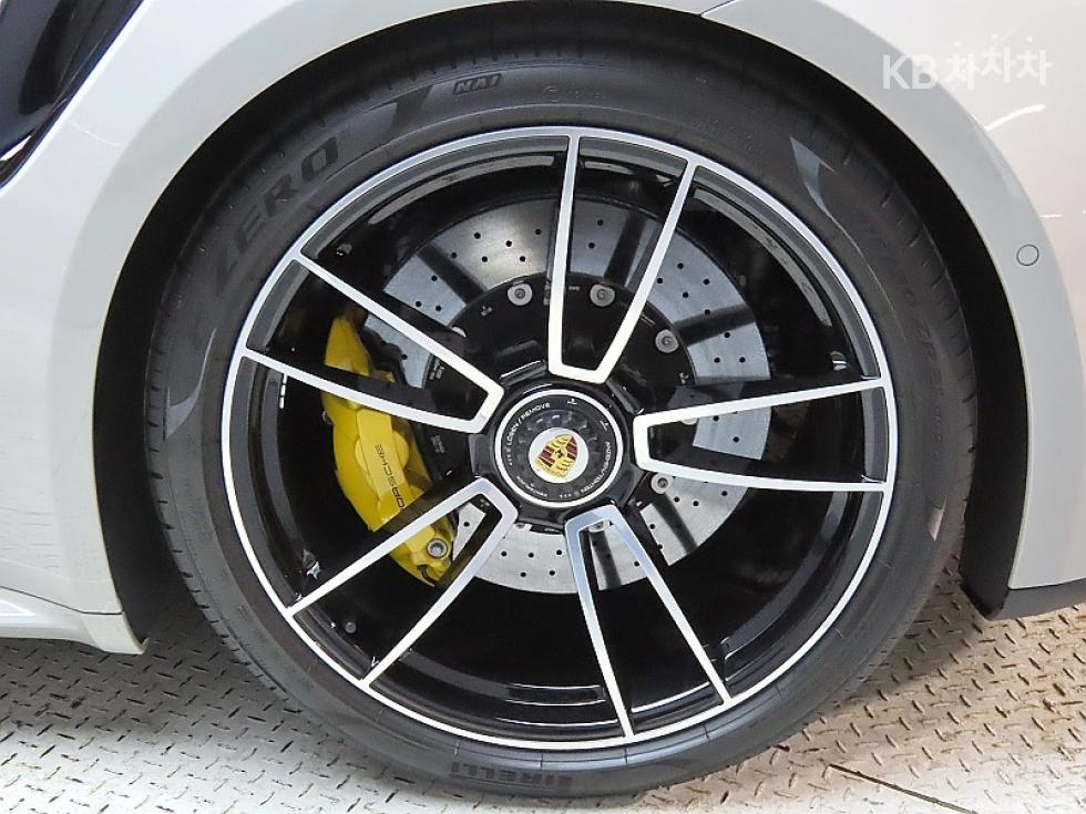 Porsche 911(992) 2022 — Korean used car export
