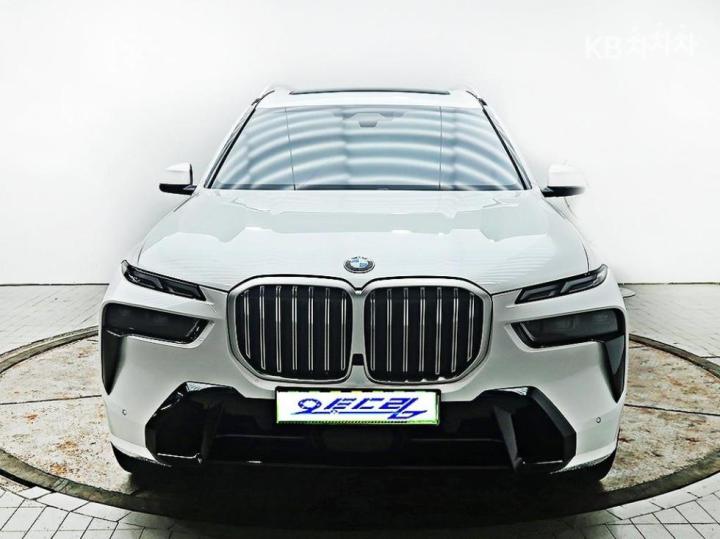 BMW X7 xDrive 40i — foto 1