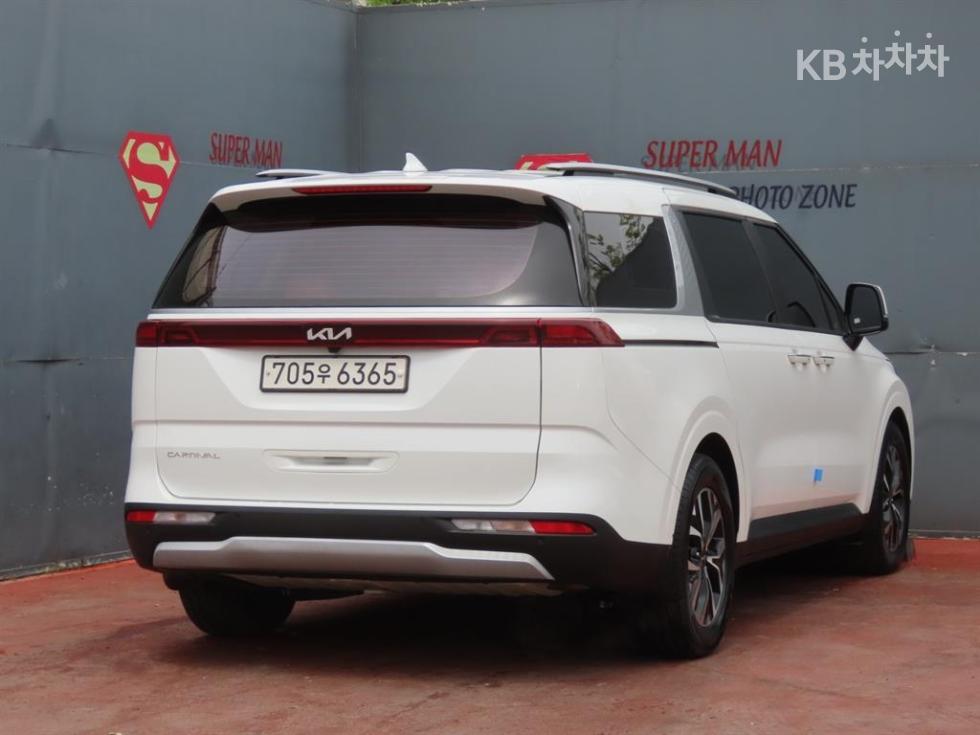 2022 - kia carnival