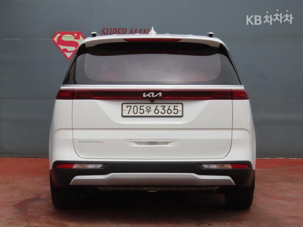 2022 - kia carnival