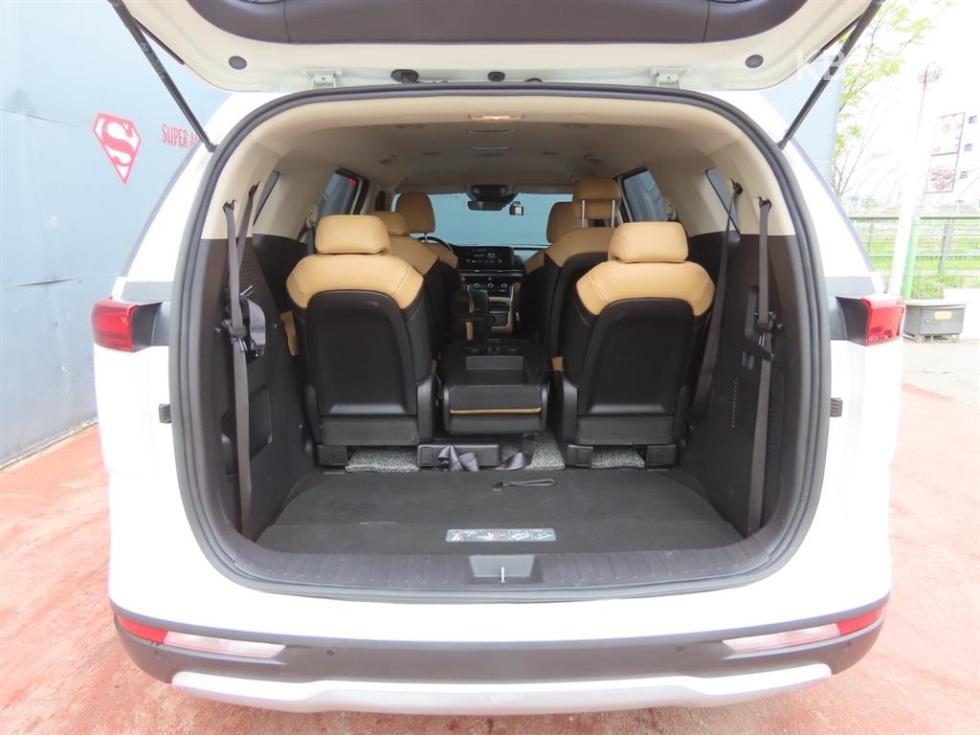 2022 - kia carnival