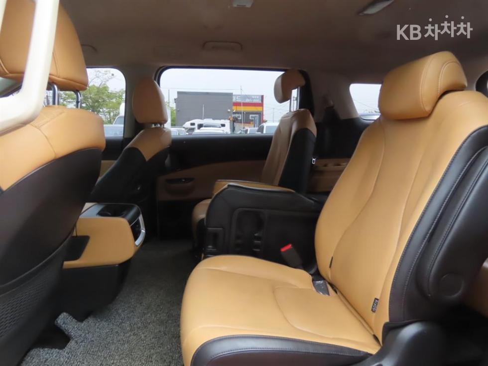 2022 - kia carnival
