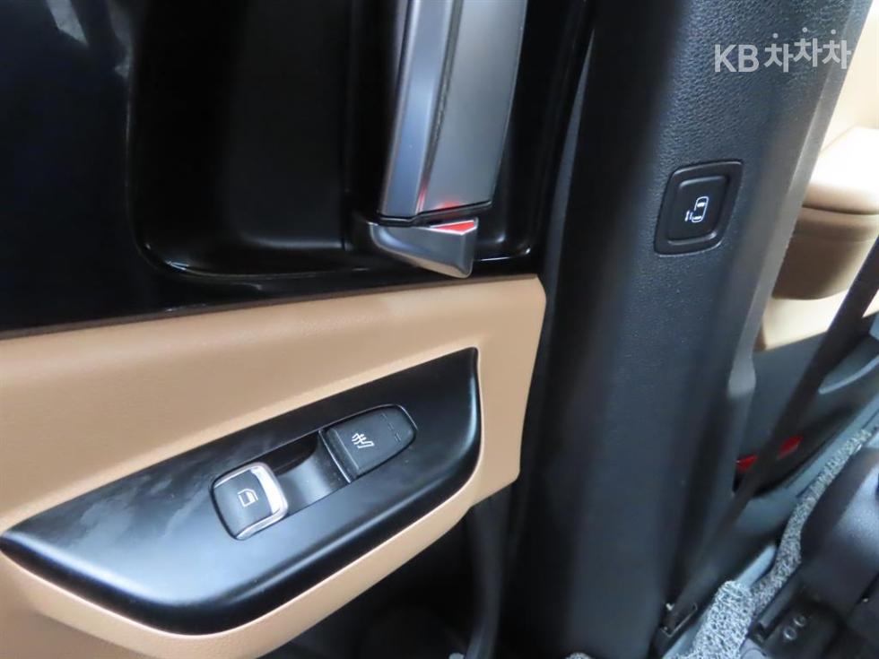 2022 - kia carnival