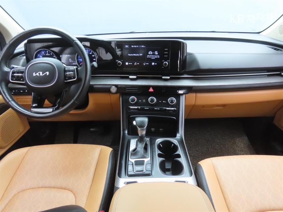 2022 - kia carnival