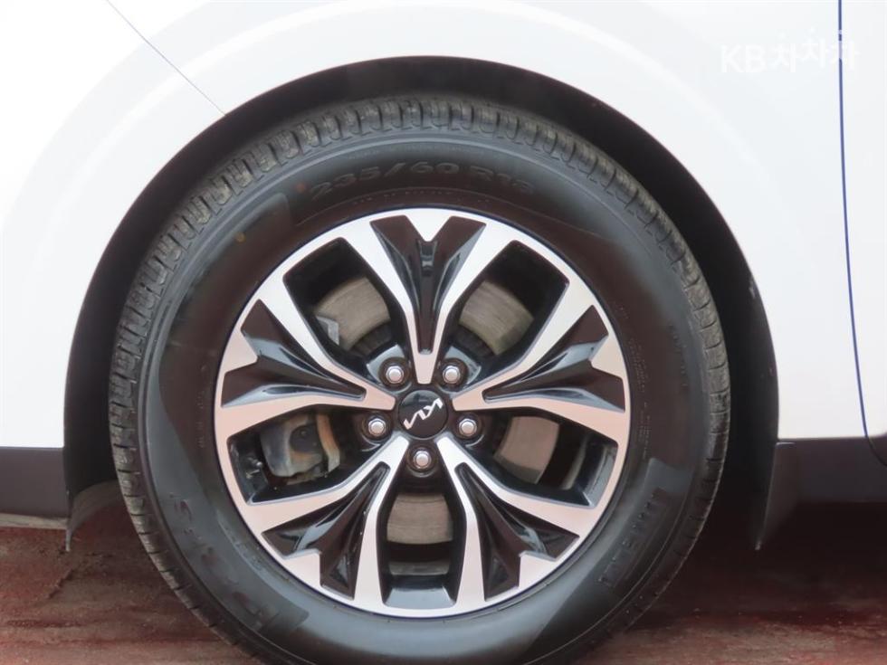 2022 - kia carnival