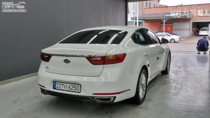 Kia K7 — miniaturë 2