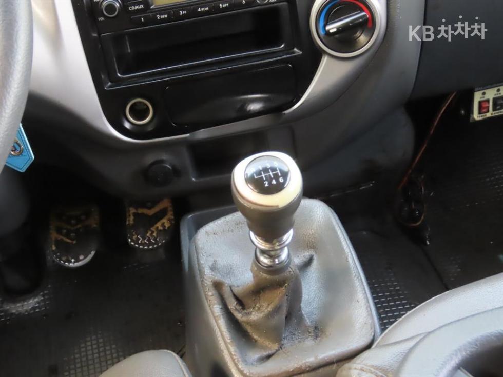 2014 - kia bongo iii