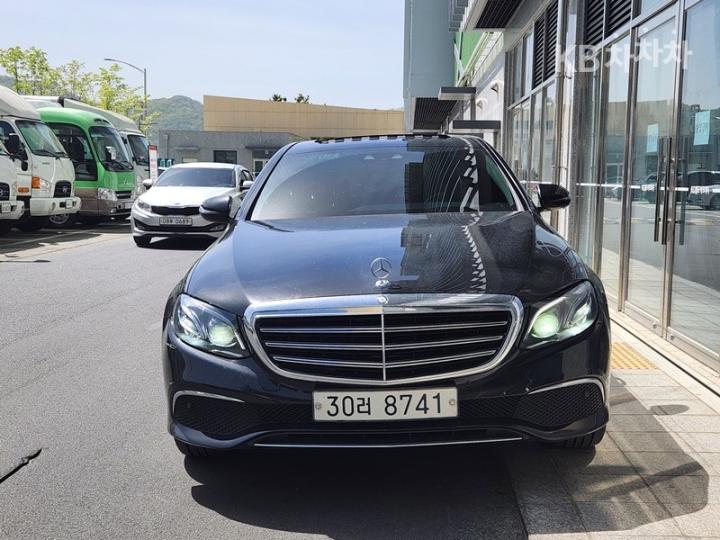 Mercedes-Benz E-Class W213 E220d Exclusive