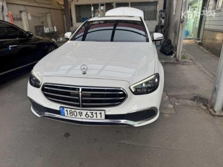 Mercedes-Benz E-Class W213 E300e 4MATIC Exclusive