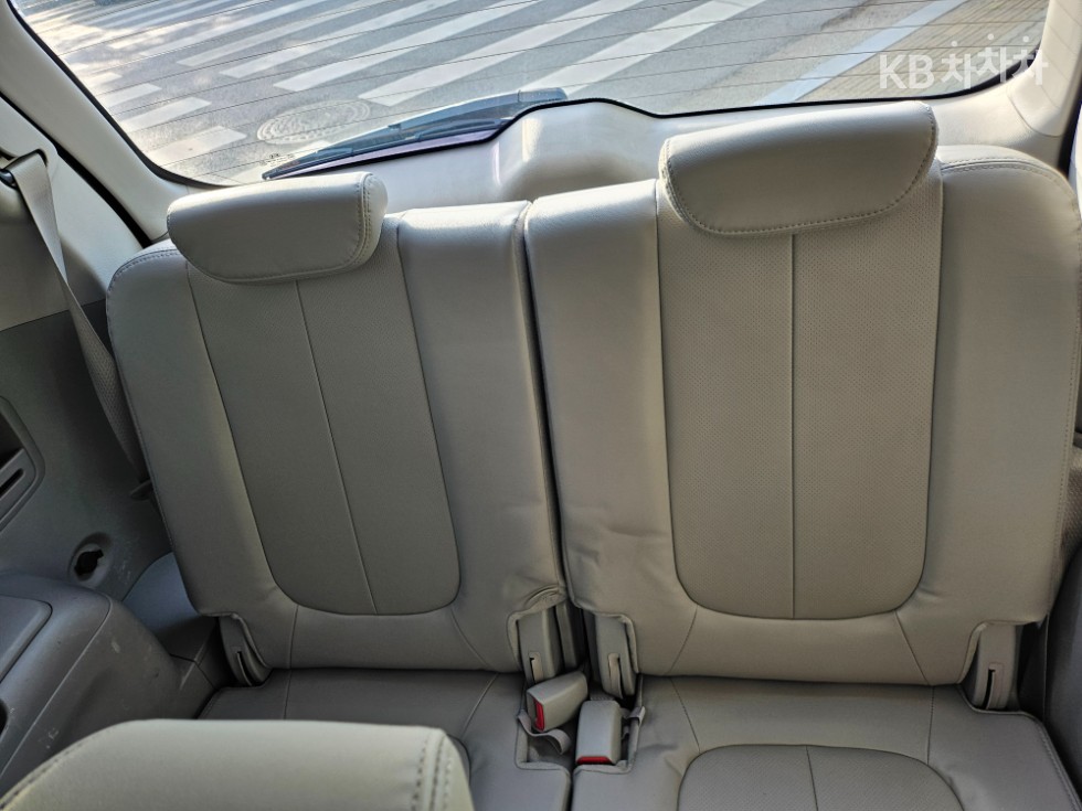 Kia Carens — miniaturë 11