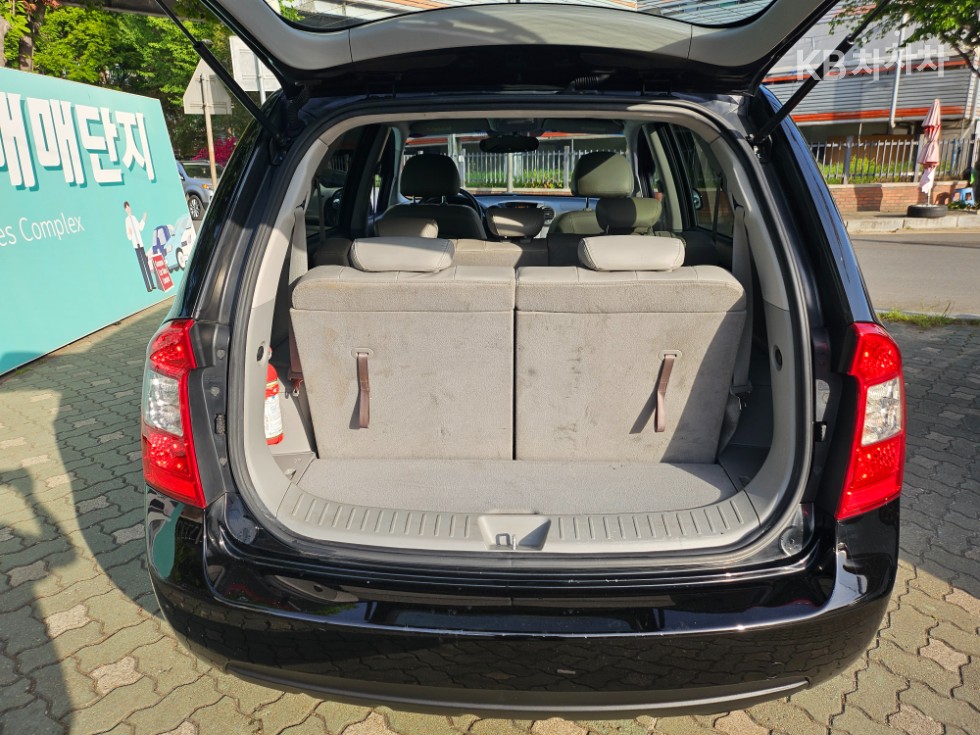 Kia Carens — miniaturë 6