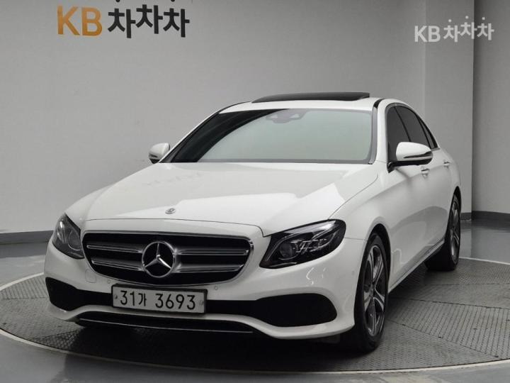 Mercedes-Benz E-Class New E300 Avantgarde W212