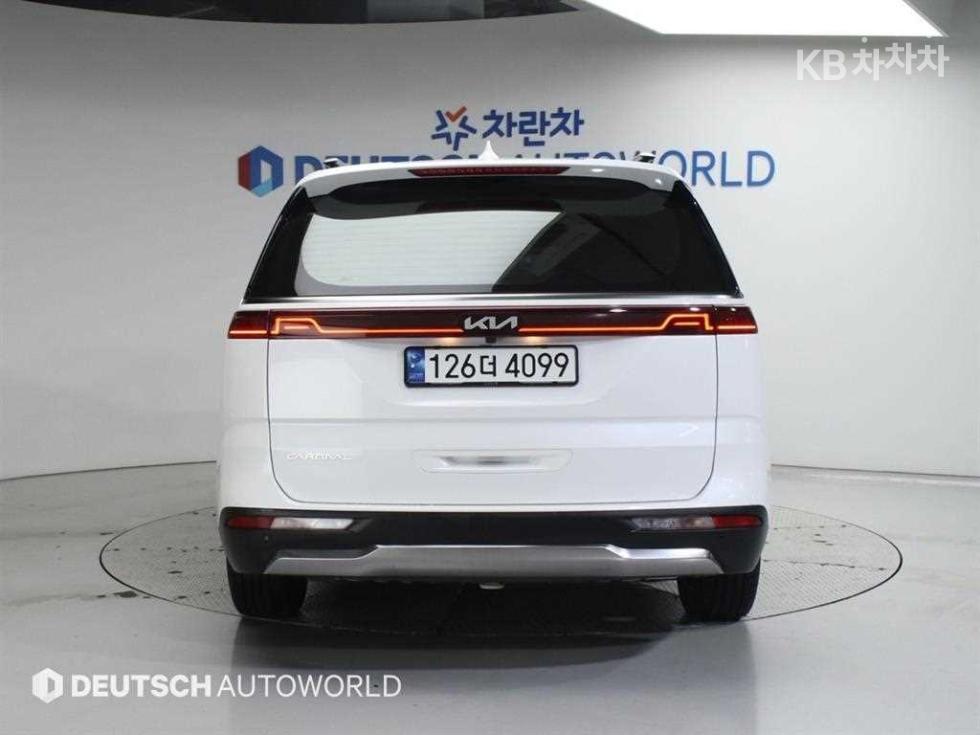 2023 - kia carnival