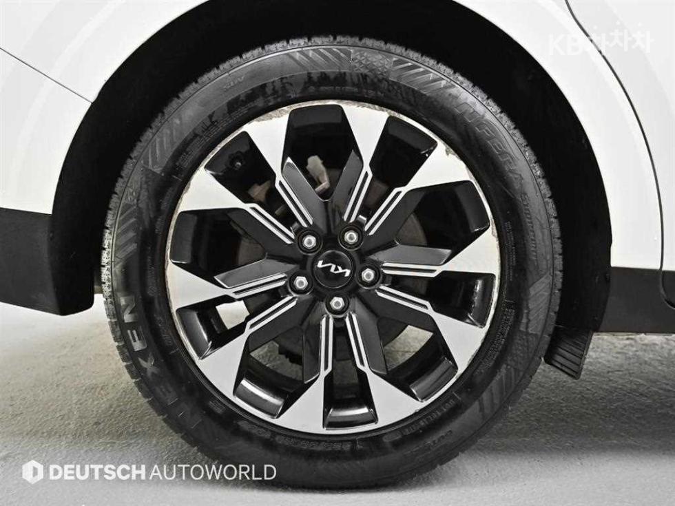2023 - kia carnival