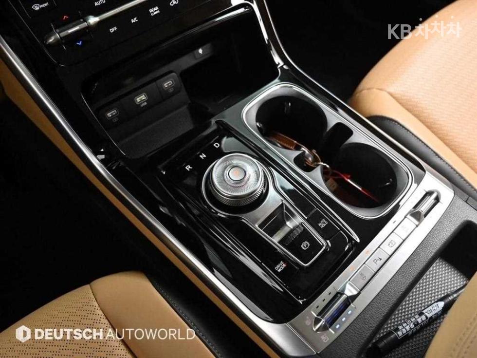 2023 - kia carnival