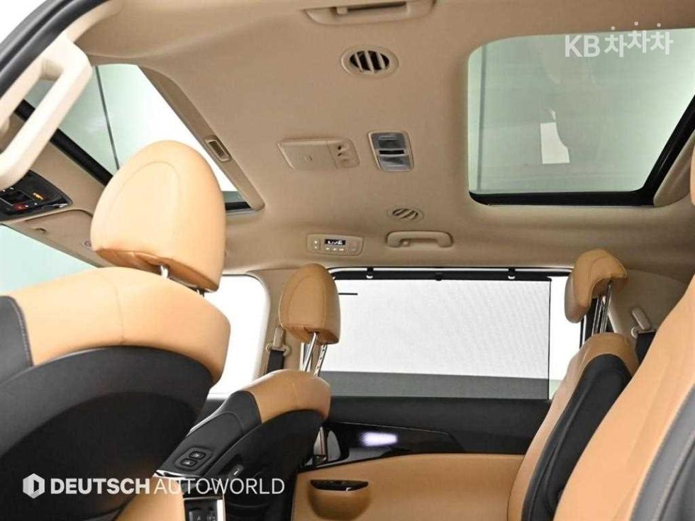 2023 - kia carnival