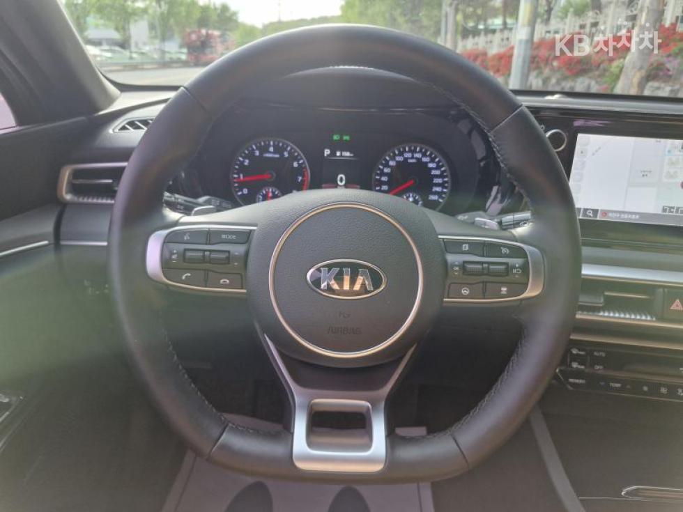 2020 - kia k5