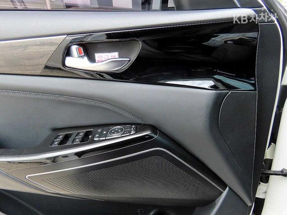 2020 - kia k7