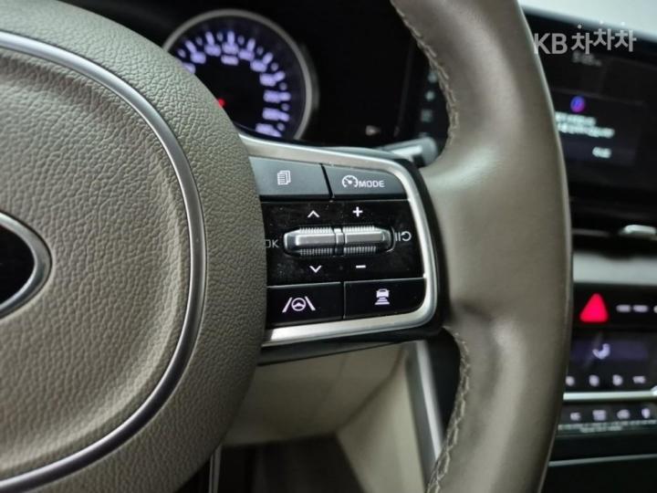 Kia Carnival G3.5 GDI Prestige 10
