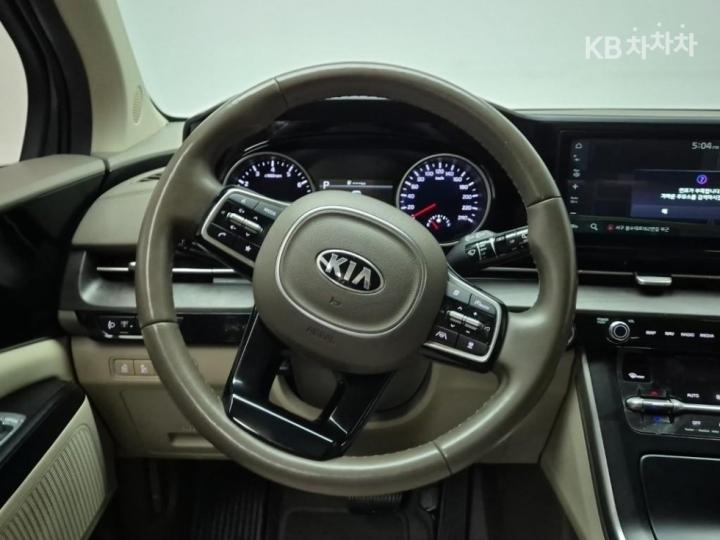 Kia Carnival G3.5 GDI Prestige 8