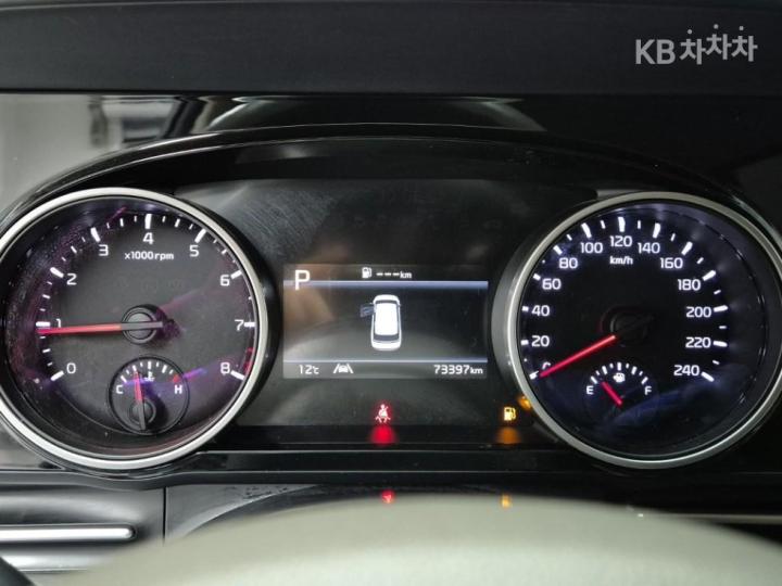 Kia Carnival G3.5 GDI Prestige 6